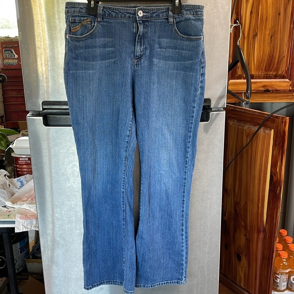 Arizona Lg Bell Bottom Mid-rise Jeans Women’s Size 18 1/2 Blue Denim comfortable